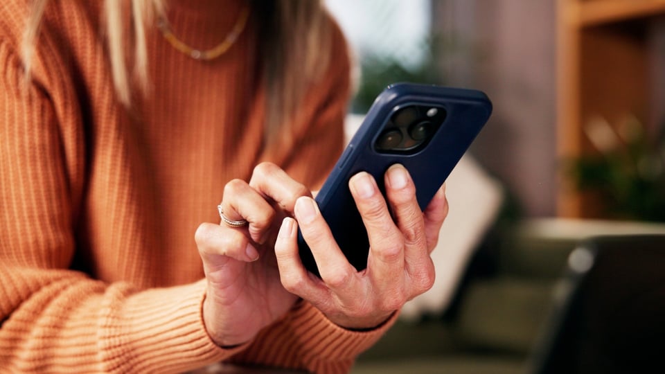 Keeping Customers and Staff Informed: The Role of Notifications in Queue Management